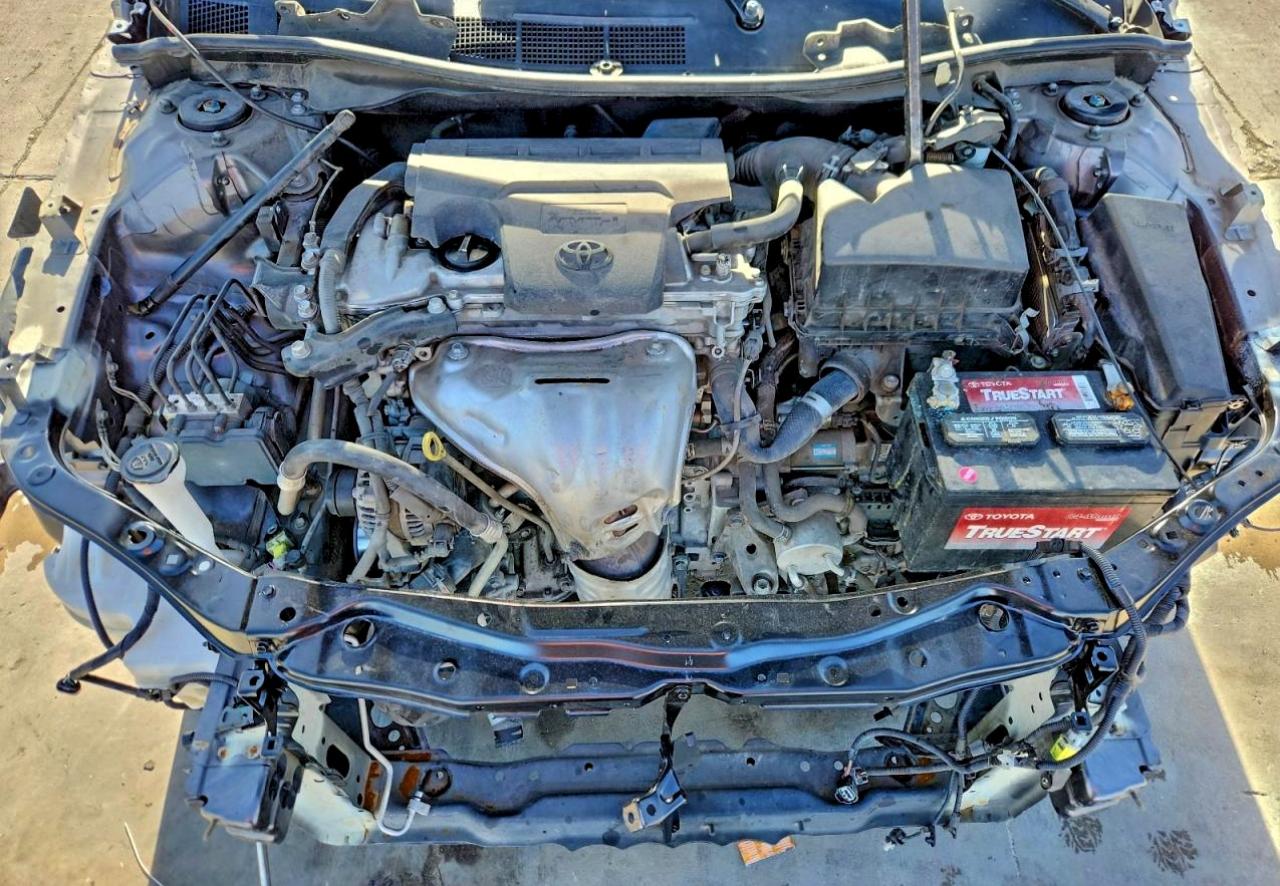 2015 TOYOTA CAMRY LE photo 11