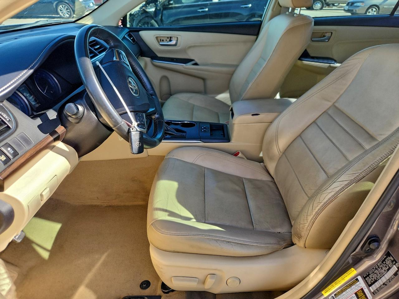 2015 TOYOTA CAMRY LE photo 7