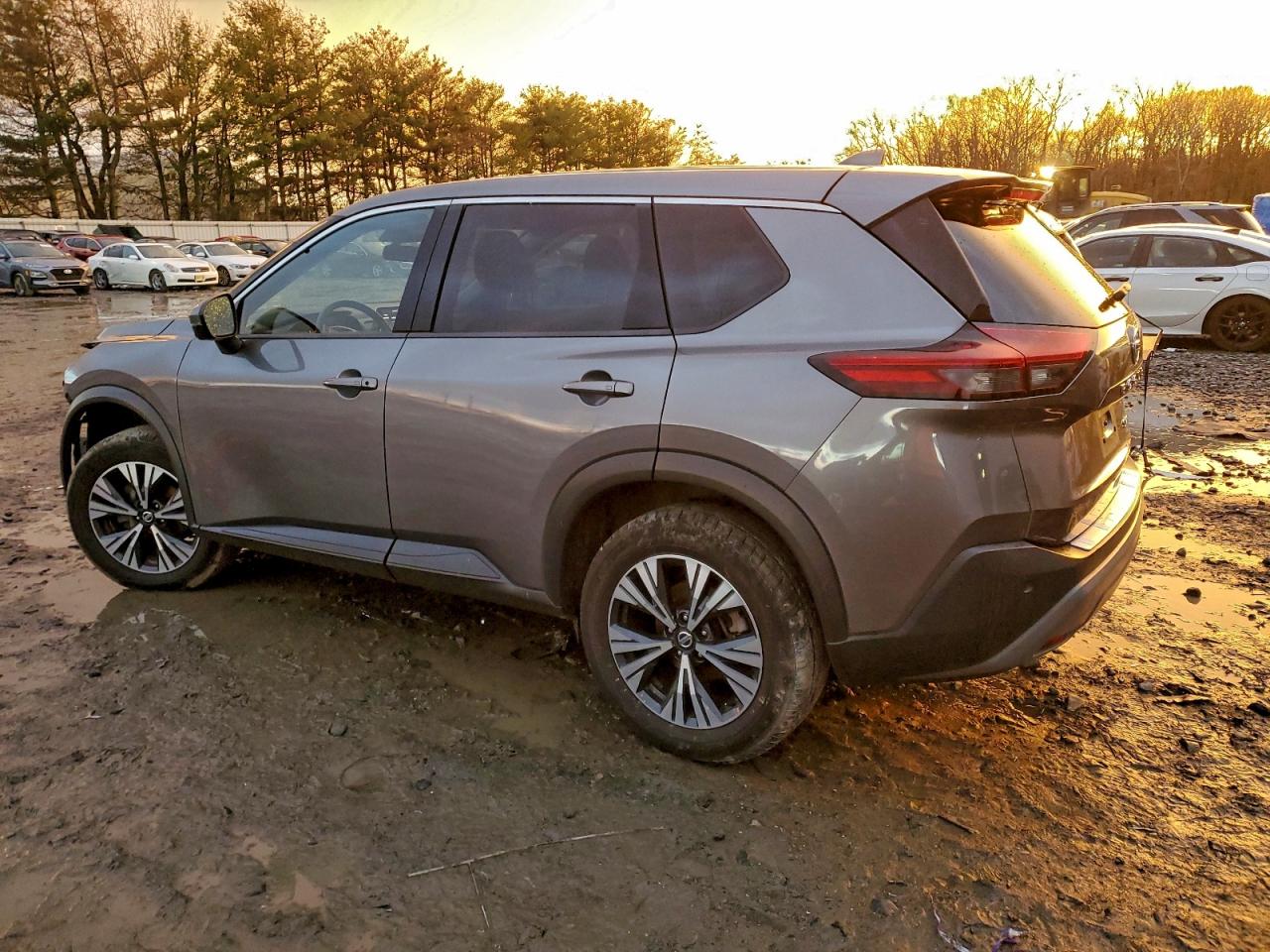 2021 NISSAN ROGUE SV photo 2