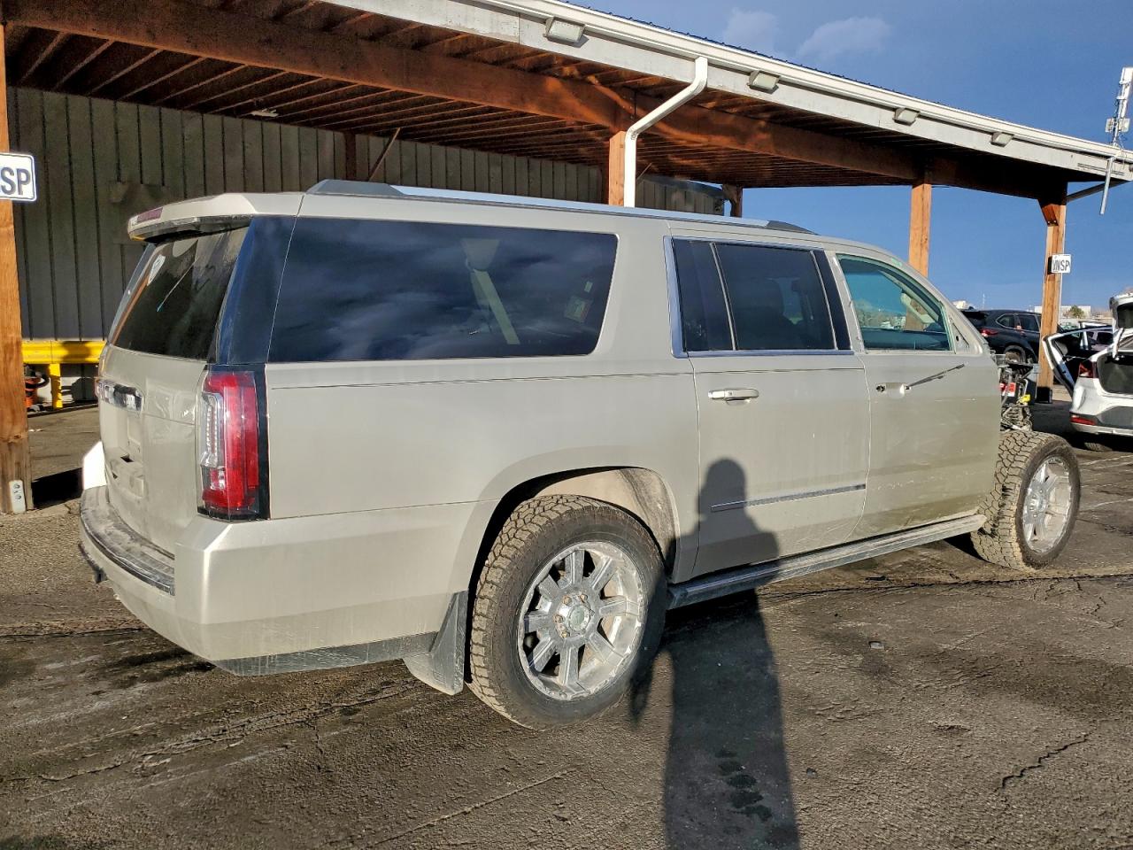 2015 GMC YUKON XL DENALI photo 3