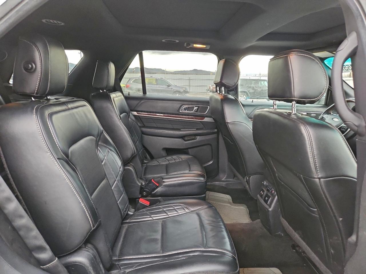 2017 FORD EXPLORER PLATINUM photo 11