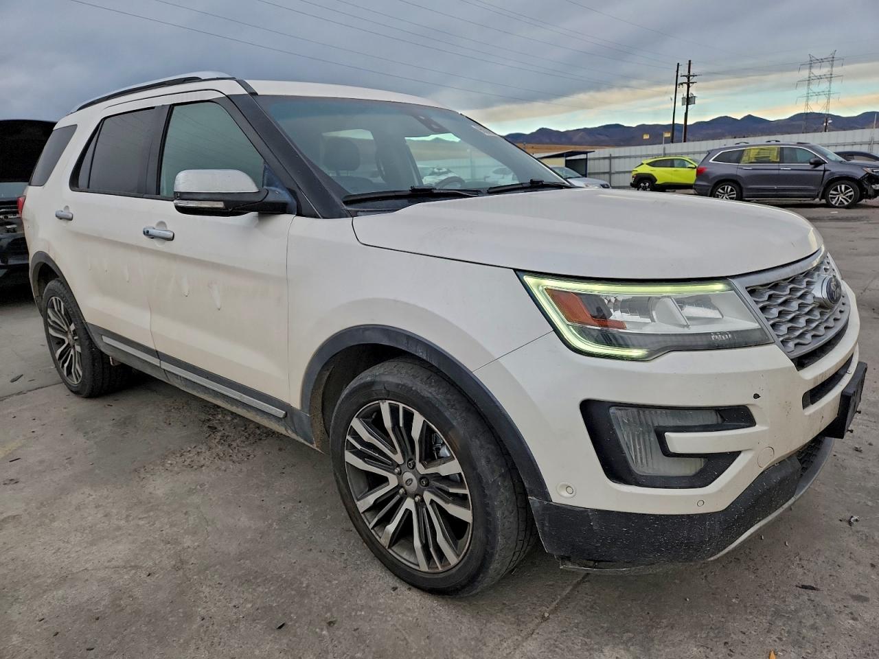 2017 FORD EXPLORER PLATINUM photo 4