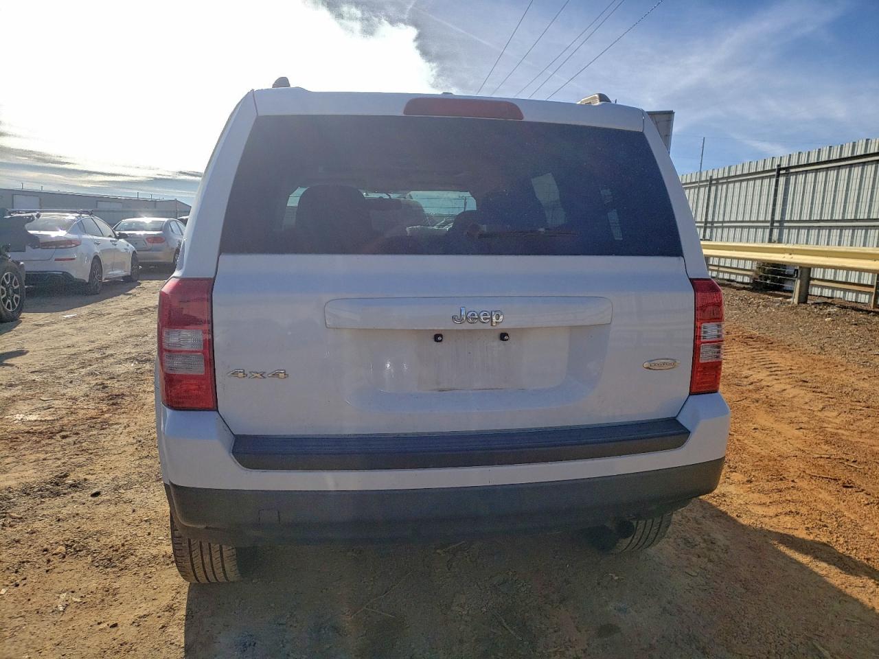 2015 JEEP PATRIOT LATITUDE photo 6