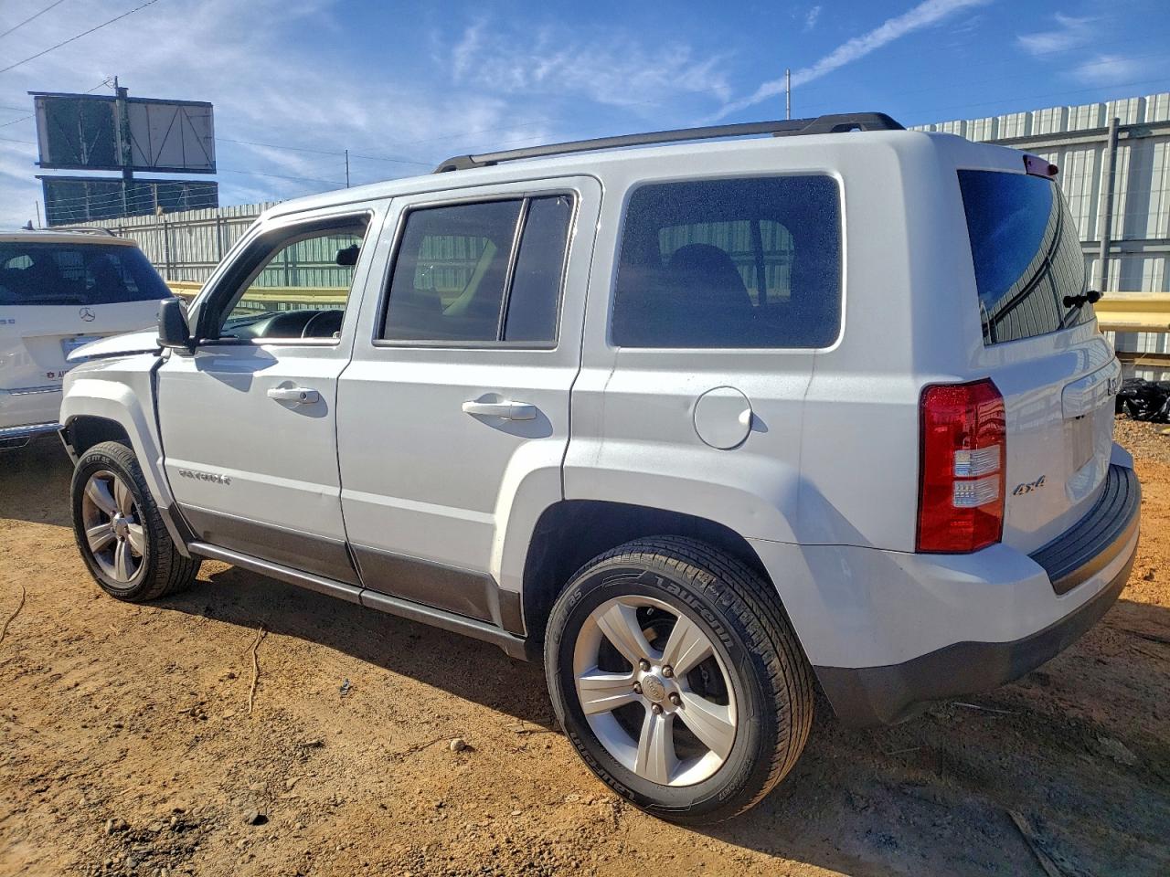 2015 JEEP PATRIOT LATITUDE photo 2