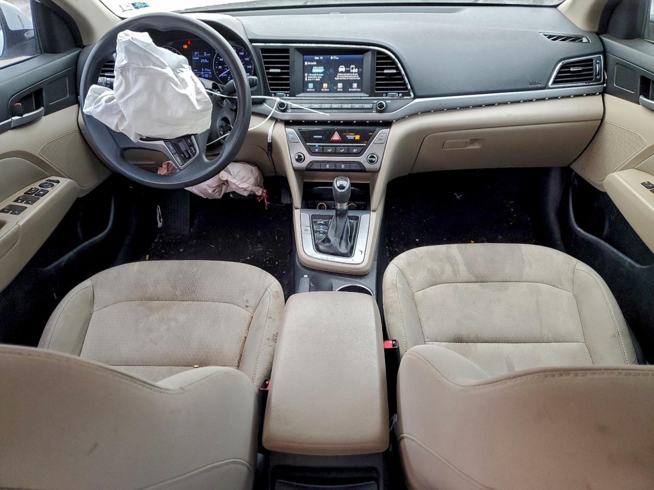 2017 HYUNDAI ELANTRA SE photo 8