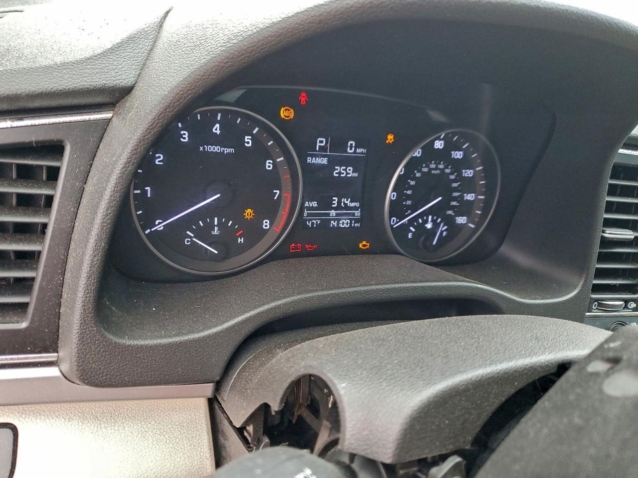 2017 HYUNDAI ELANTRA SE photo 9