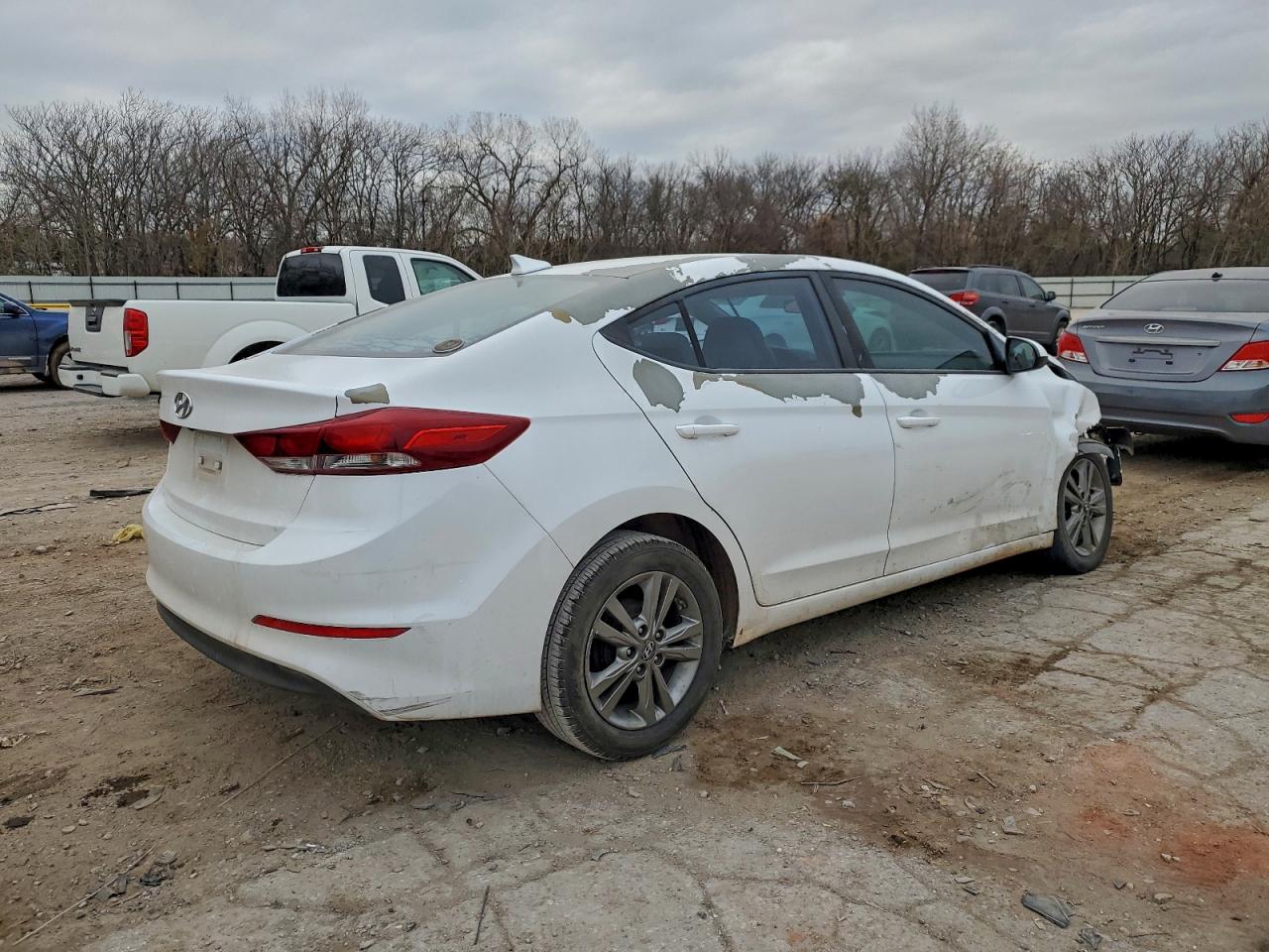 2017 HYUNDAI ELANTRA SE photo 3