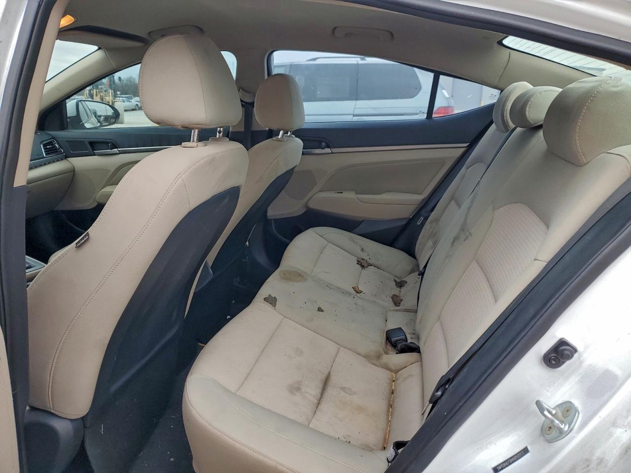 2017 HYUNDAI ELANTRA SE photo 10