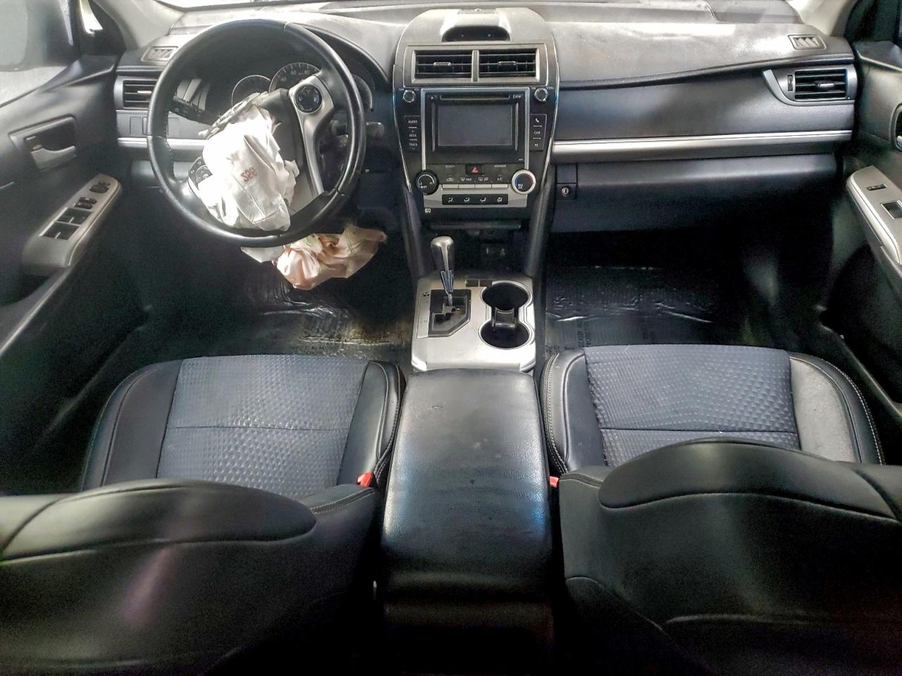 2014 TOYOTA CAMRY L photo 8