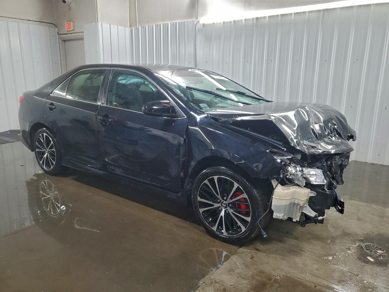 2014 TOYOTA CAMRY L photo 4