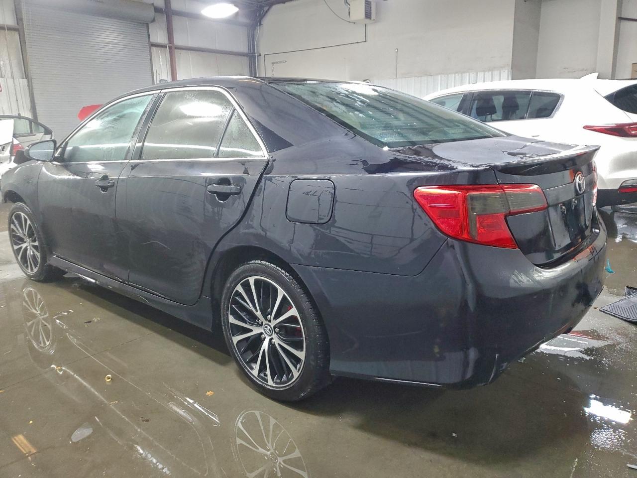 2014 TOYOTA CAMRY L photo 2