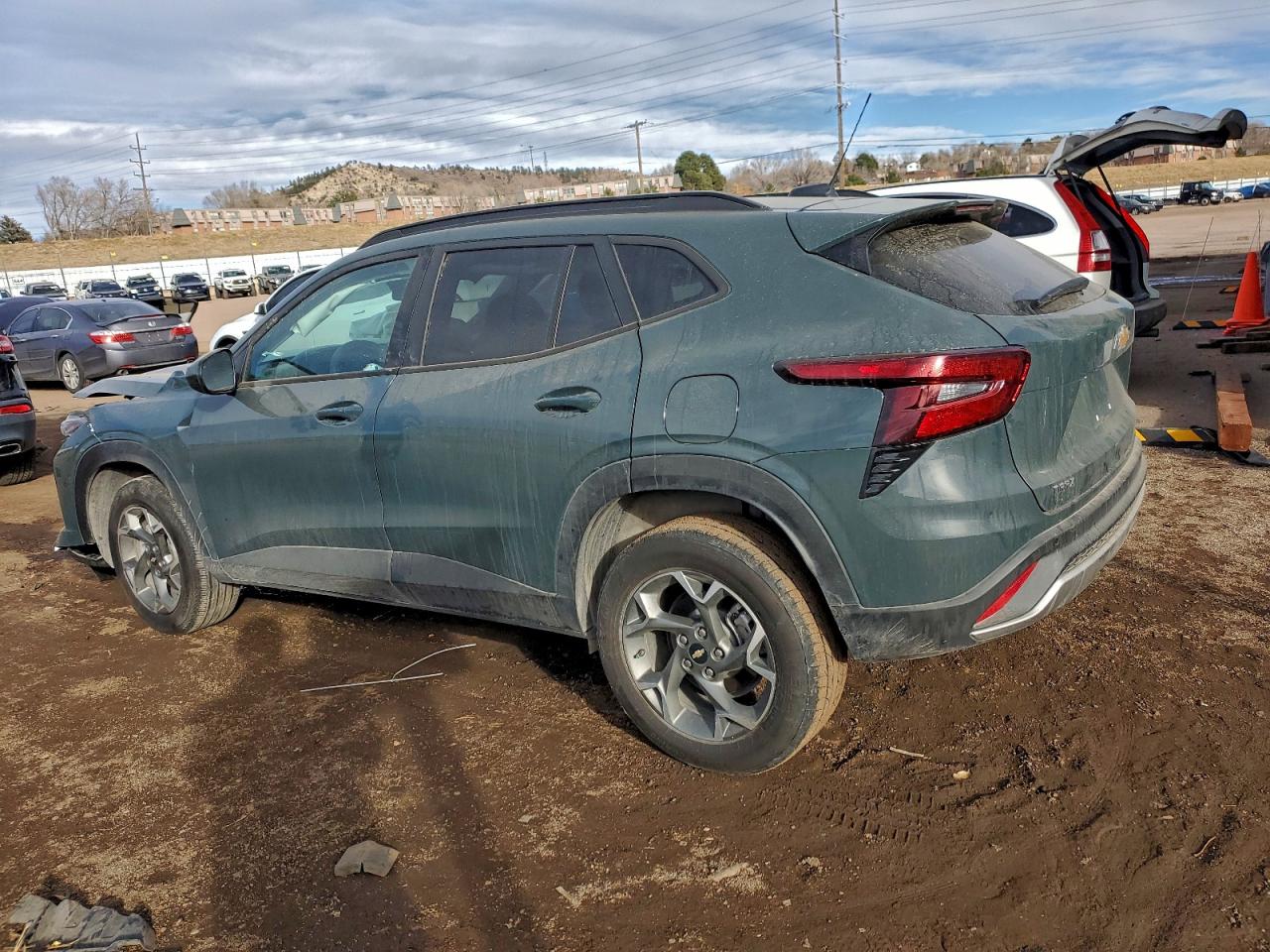 2025 CHEVROLET TRAX 1LT photo 2