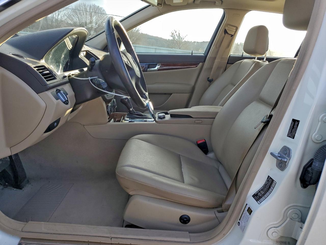 2010 MERCEDES-BENZ C 300 photo 7
