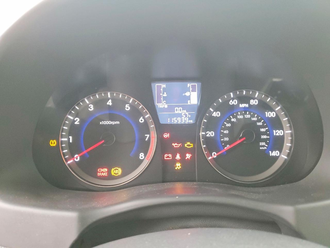 2016 HYUNDAI ACCENT SE photo 9