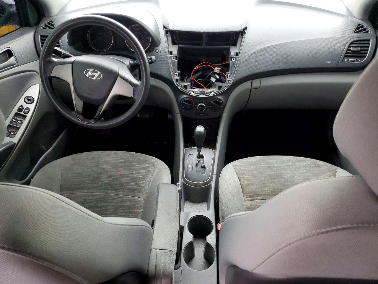 2016 HYUNDAI ACCENT SE photo 8