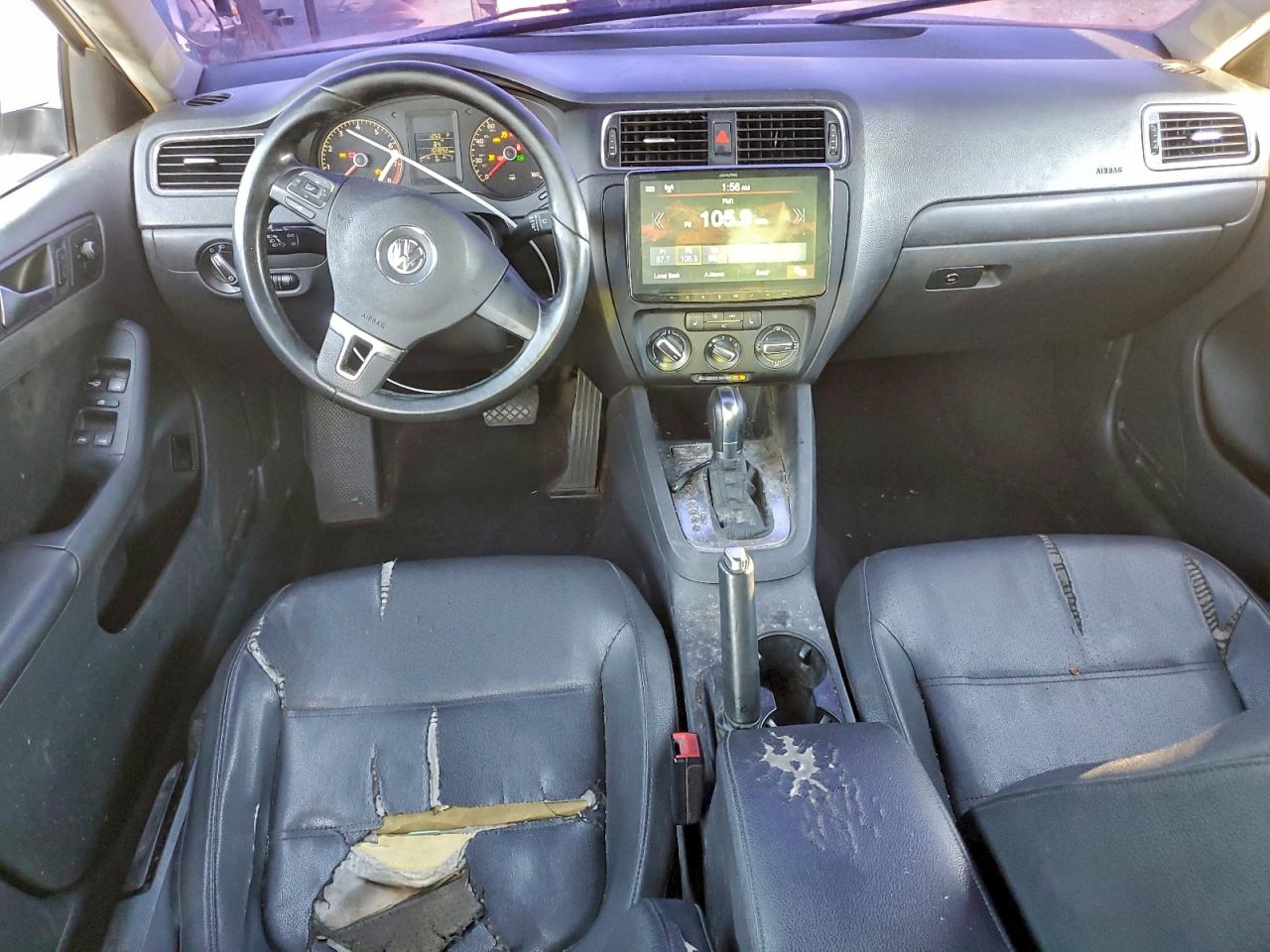 2011 VOLKSWAGEN JETTA SE photo 8