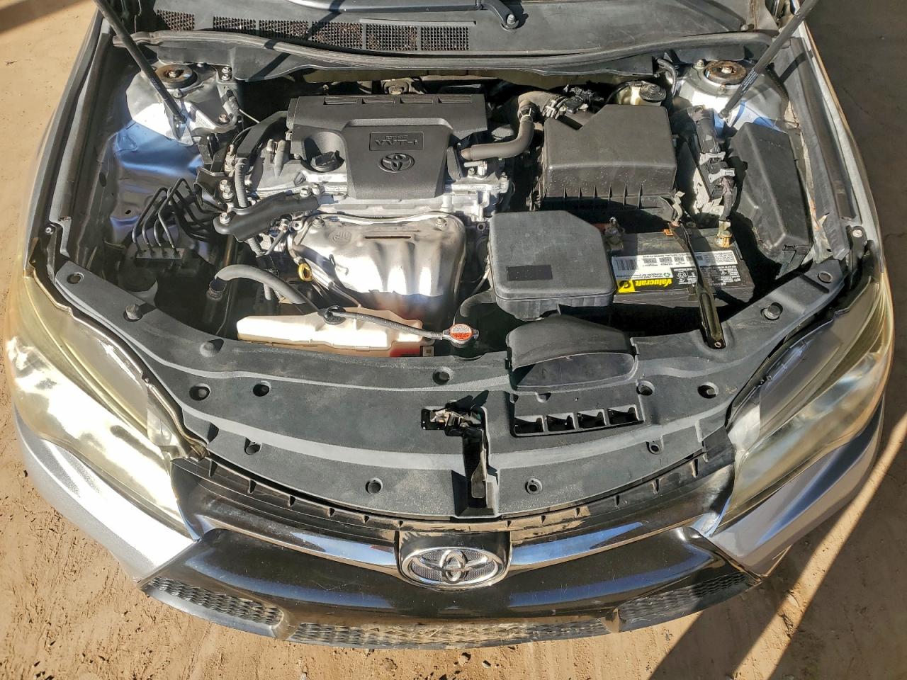 2016 TOYOTA CAMRY LE photo 11