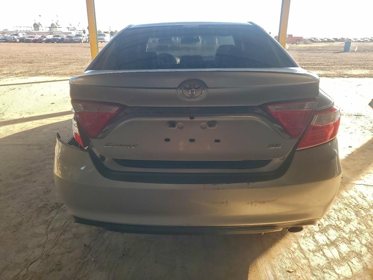 2016 TOYOTA CAMRY LE photo 6