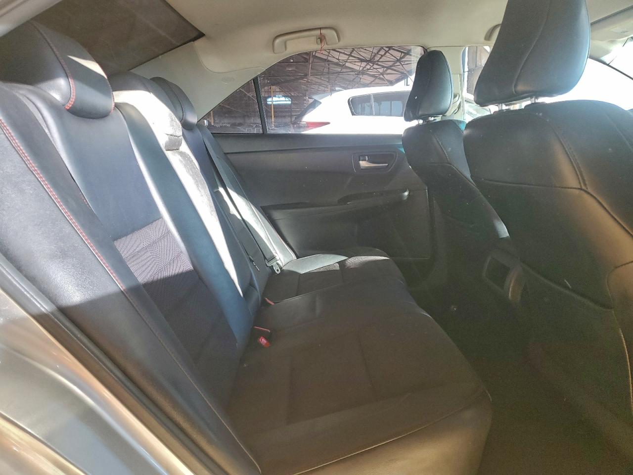 2016 TOYOTA CAMRY LE photo 10