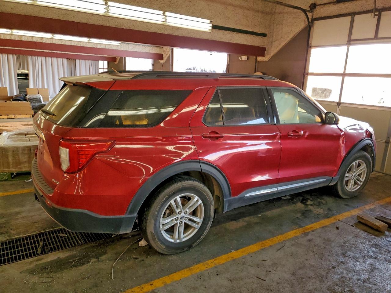 2021 FORD EXPLORER XLT photo 3