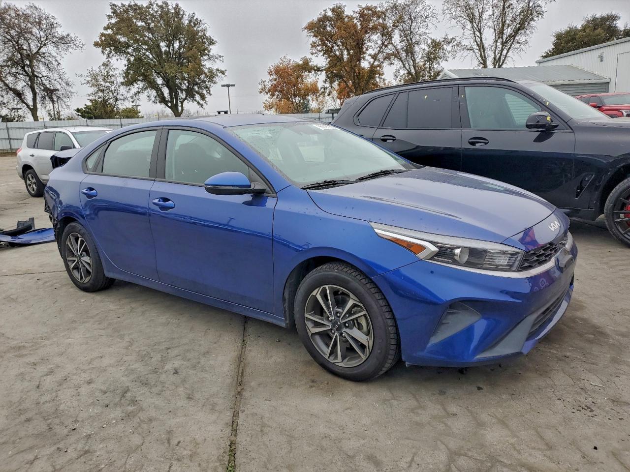 2023 KIA FORTE LX photo 4