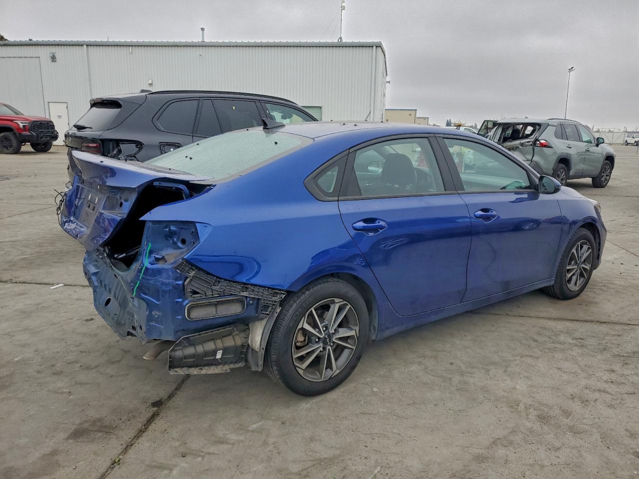 2023 KIA FORTE LX photo 3
