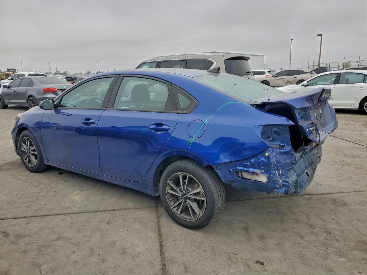 2023 KIA FORTE LX photo 2