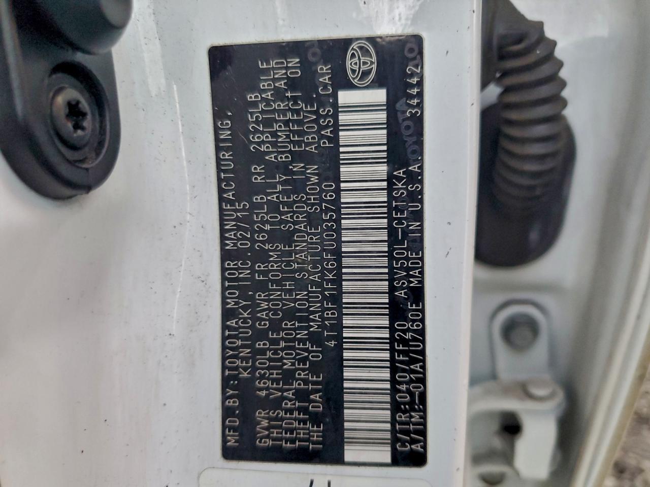 2015 TOYOTA CAMRY LE photo 12