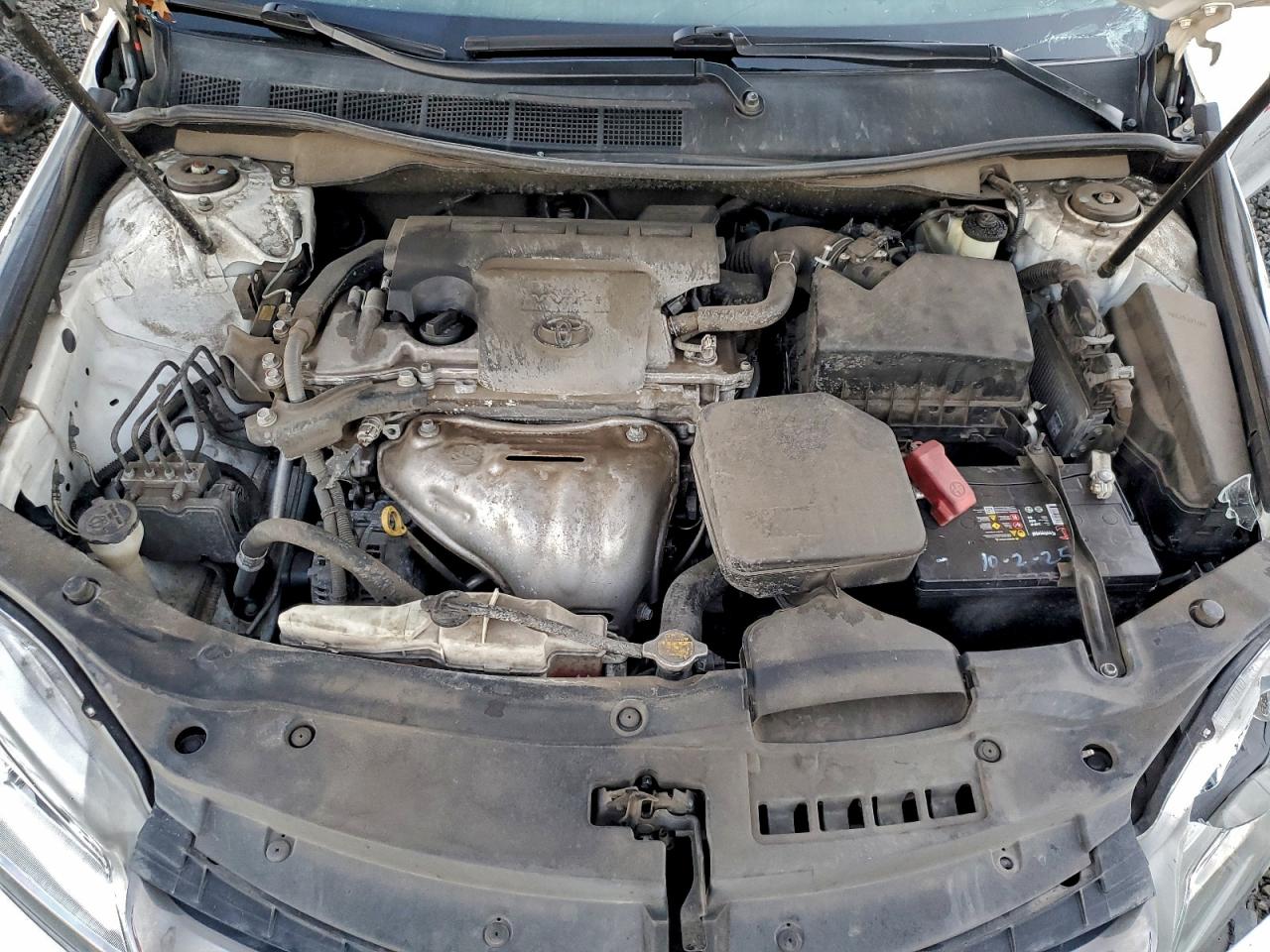 2015 TOYOTA CAMRY LE photo 11