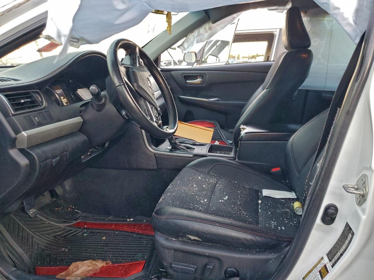 2015 TOYOTA CAMRY LE photo 7