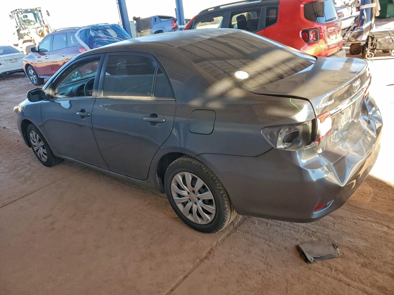 2013 TOYOTA COROLLA LE photo 2