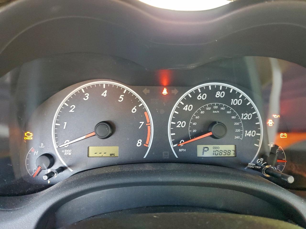 2013 TOYOTA COROLLA LE photo 9
