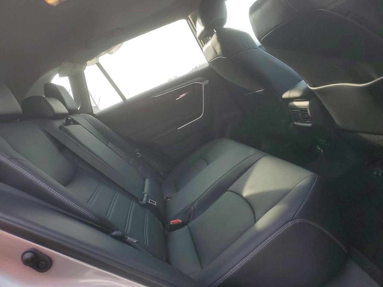 2021 TOYOTA RAV4 XLE PREMIUM photo 10