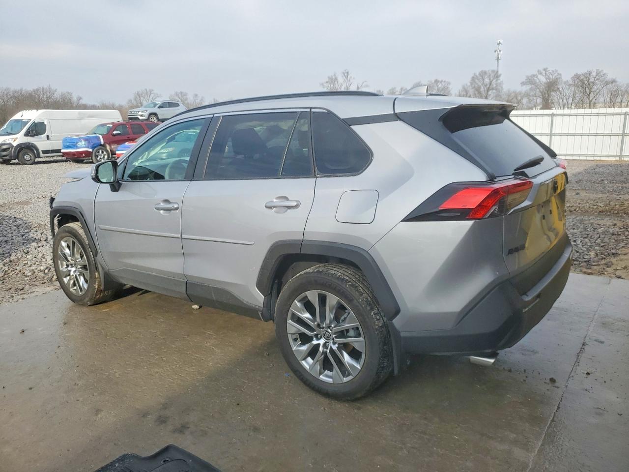 2021 TOYOTA RAV4 XLE PREMIUM photo 2