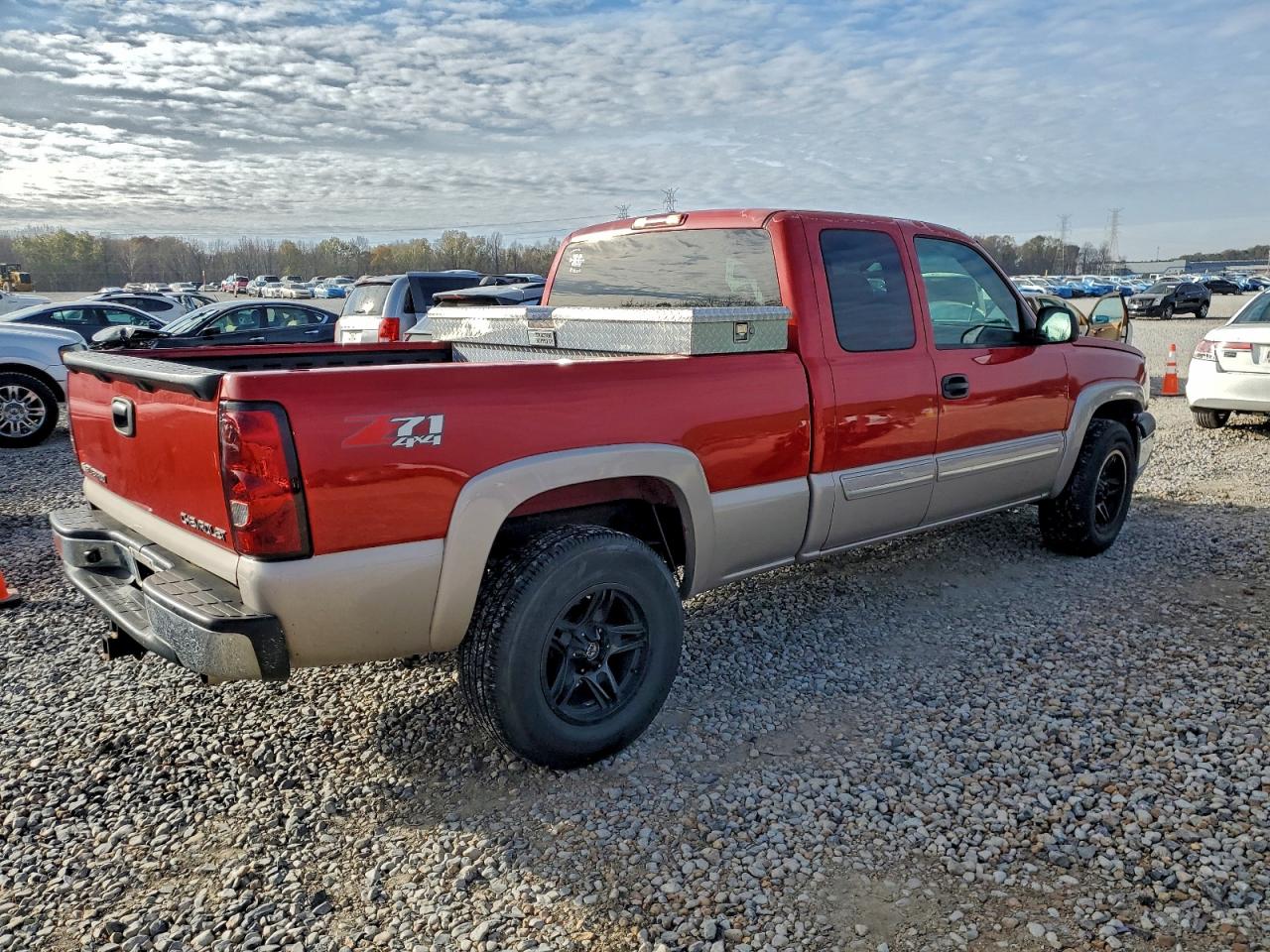 2004 CHEVROLET SILVERADO K1500 photo 3