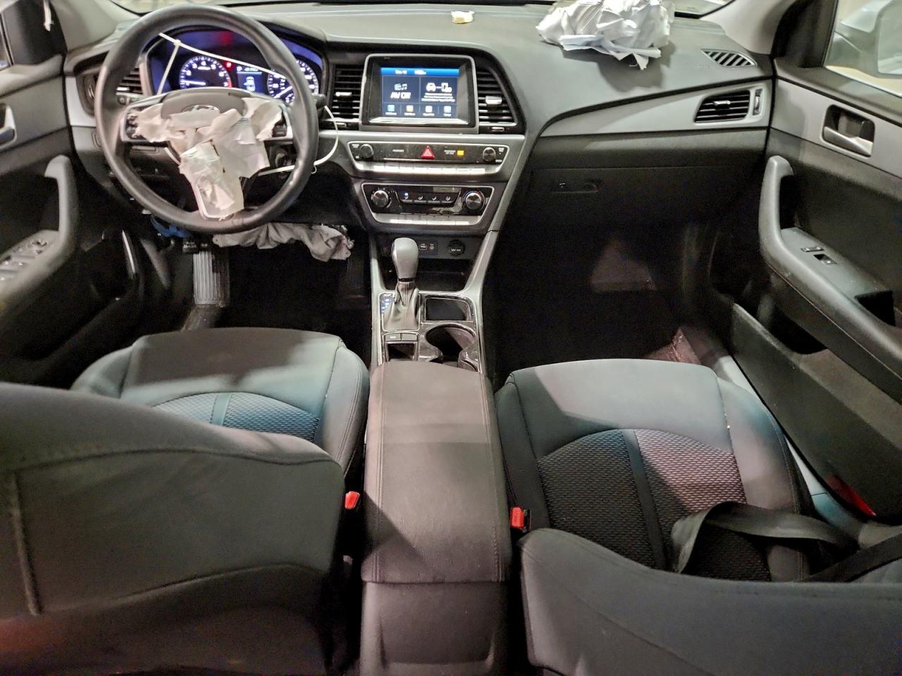 2018 HYUNDAI SONATA SE photo 8