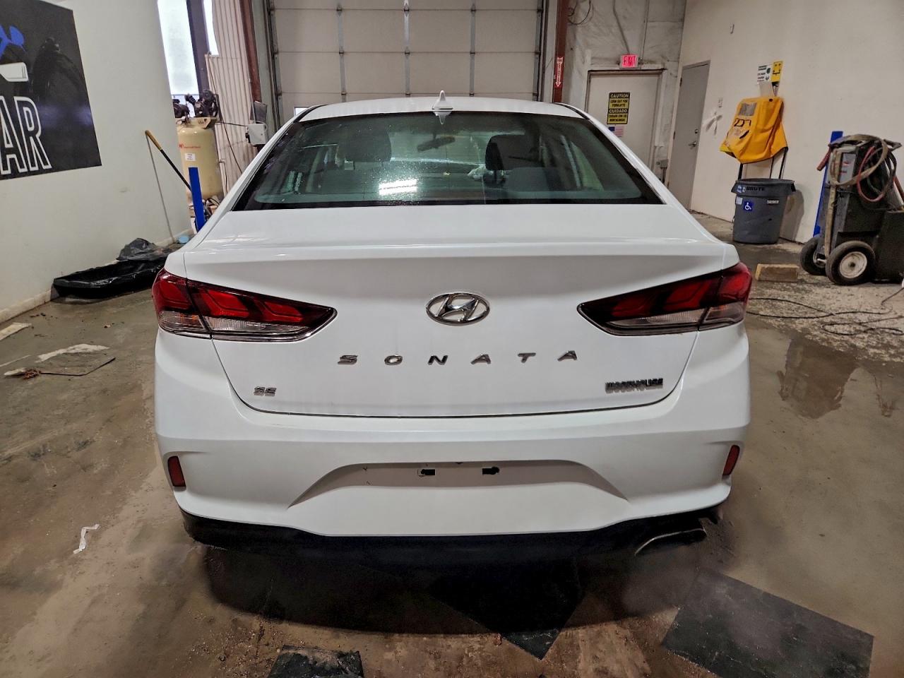 2018 HYUNDAI SONATA SE photo 6