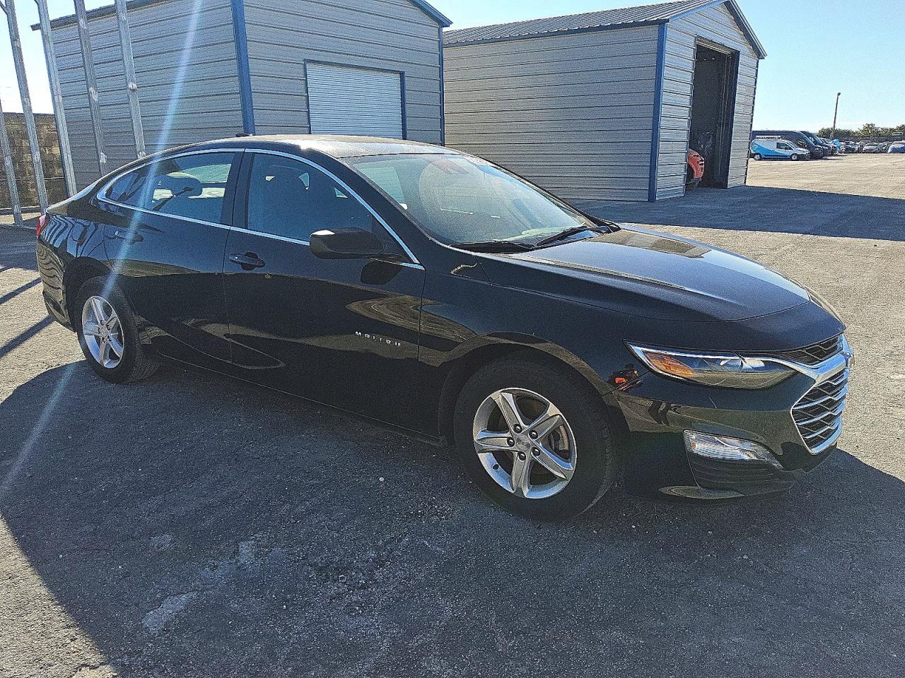 2023 CHEVROLET MALIBU LT photo 4