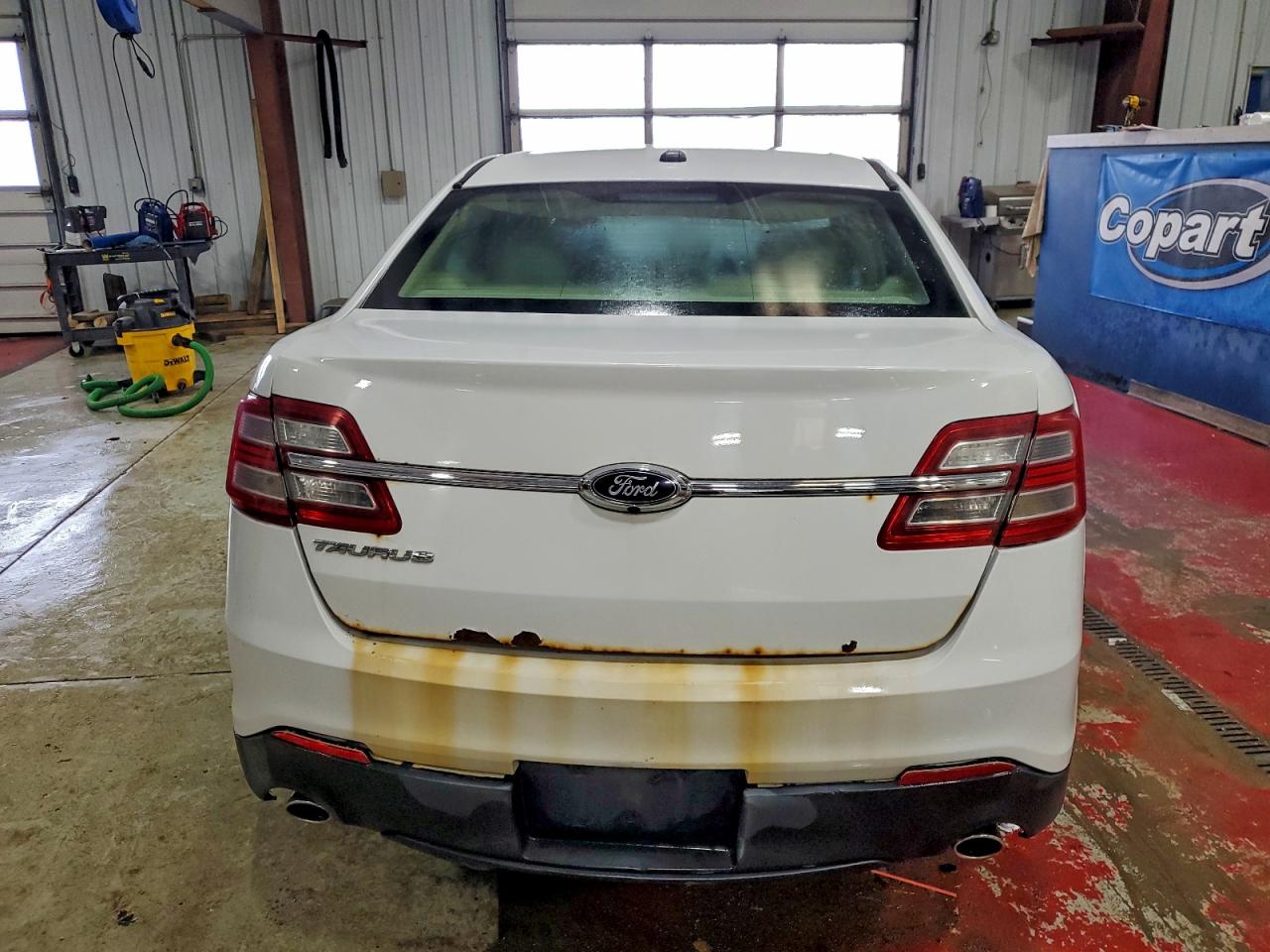 2015 FORD TAURUS SE photo 6