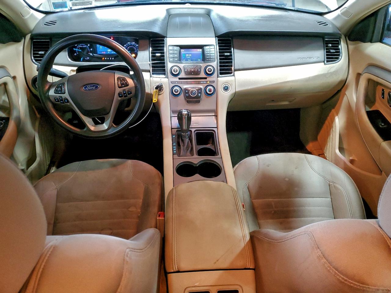 2015 FORD TAURUS SE photo 8