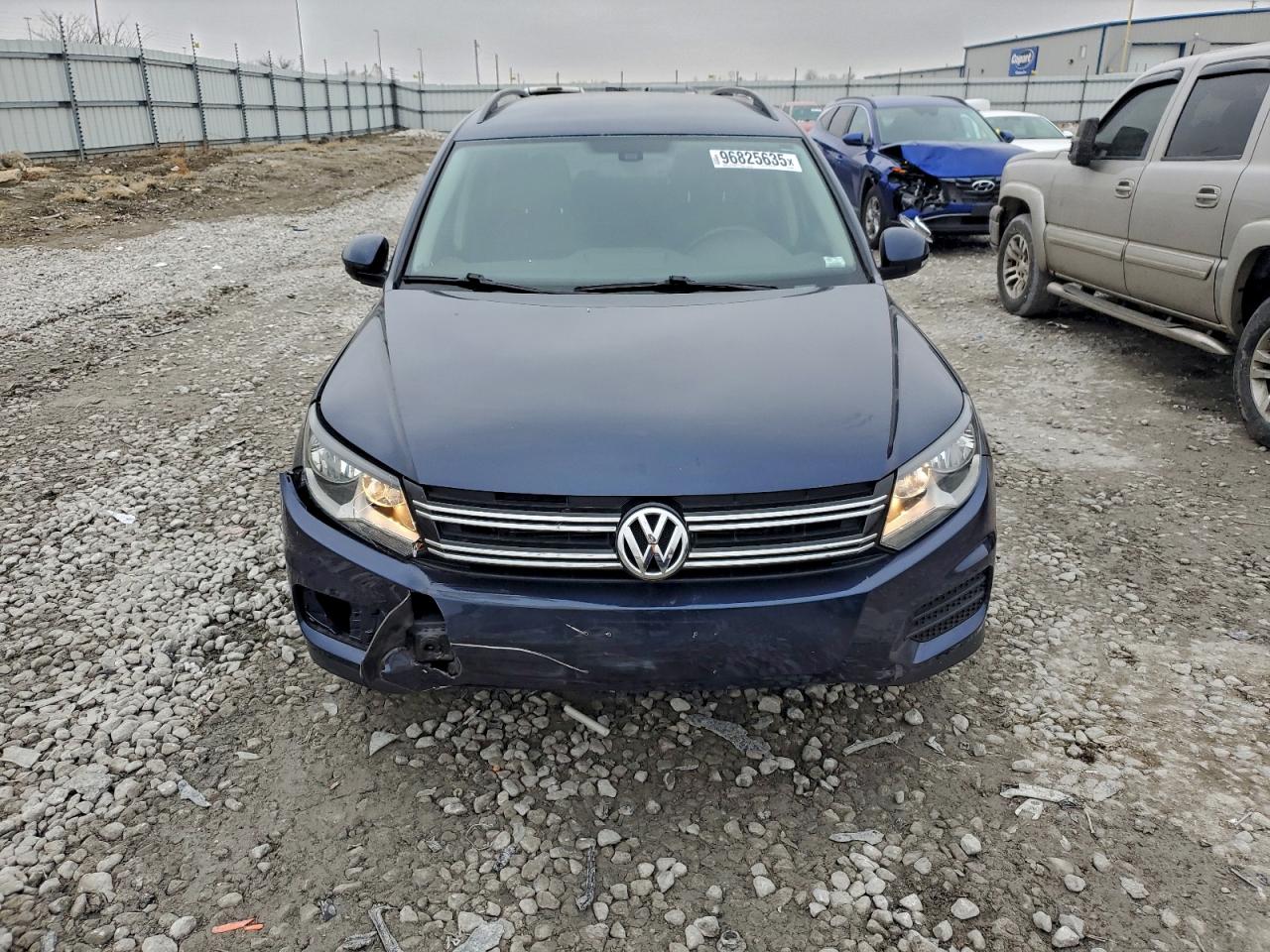 2016 VOLKSWAGEN TIGUAN S photo 5