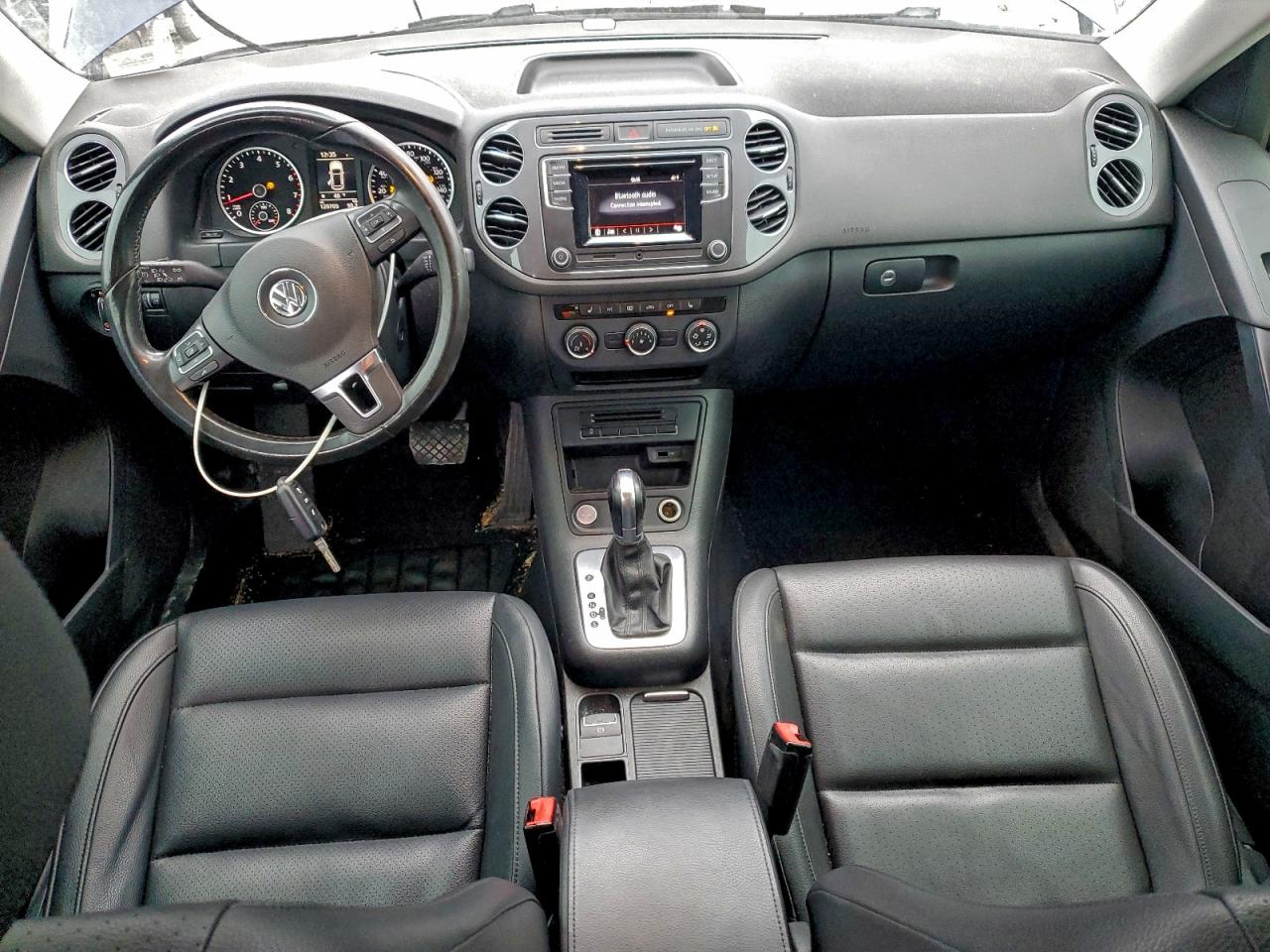 2016 VOLKSWAGEN TIGUAN S photo 8