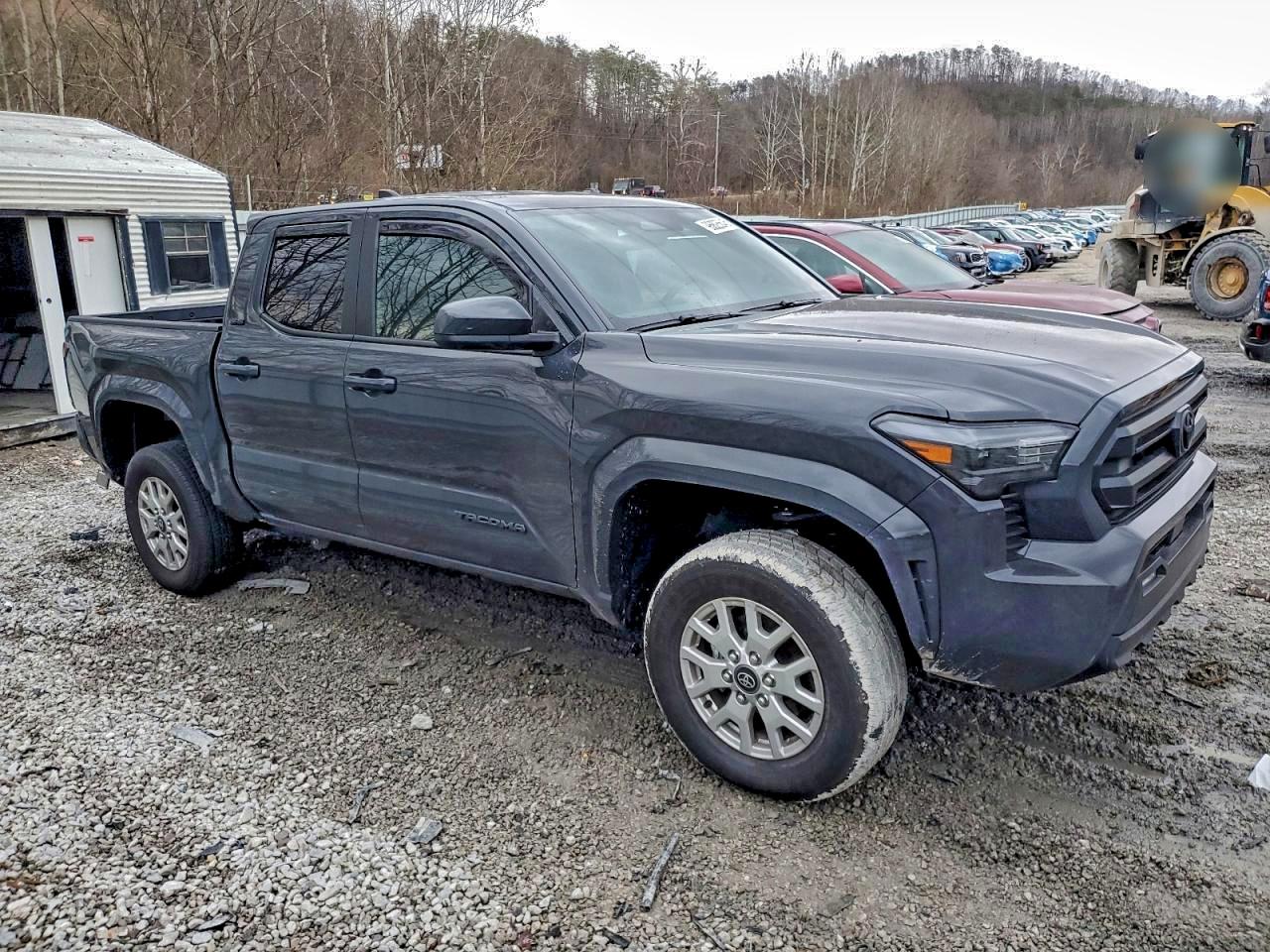 2025 TOYOTA TACOMA DOUBLE CAB photo 4