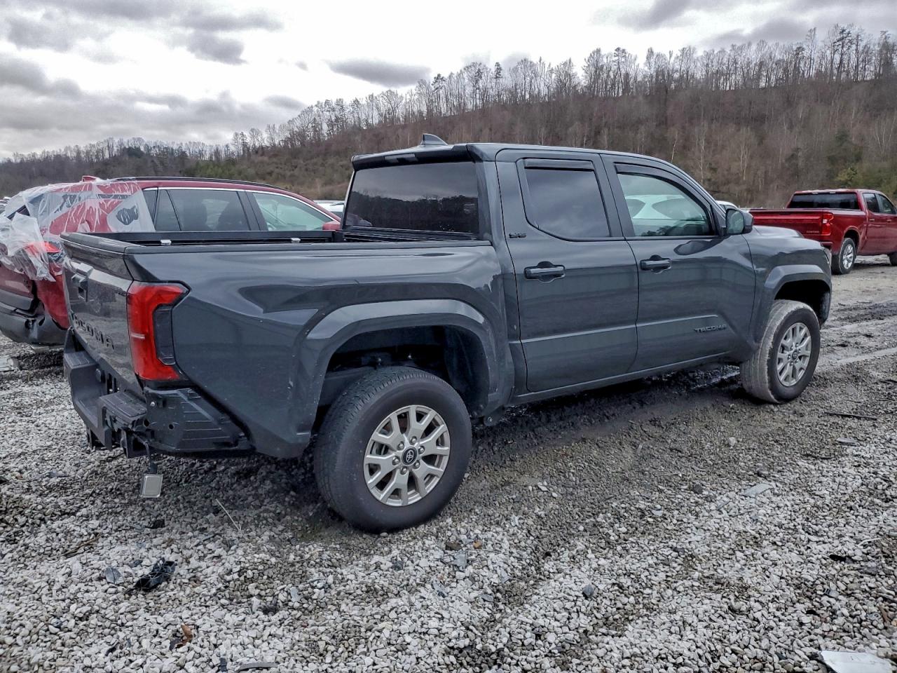 2025 TOYOTA TACOMA DOUBLE CAB photo 3