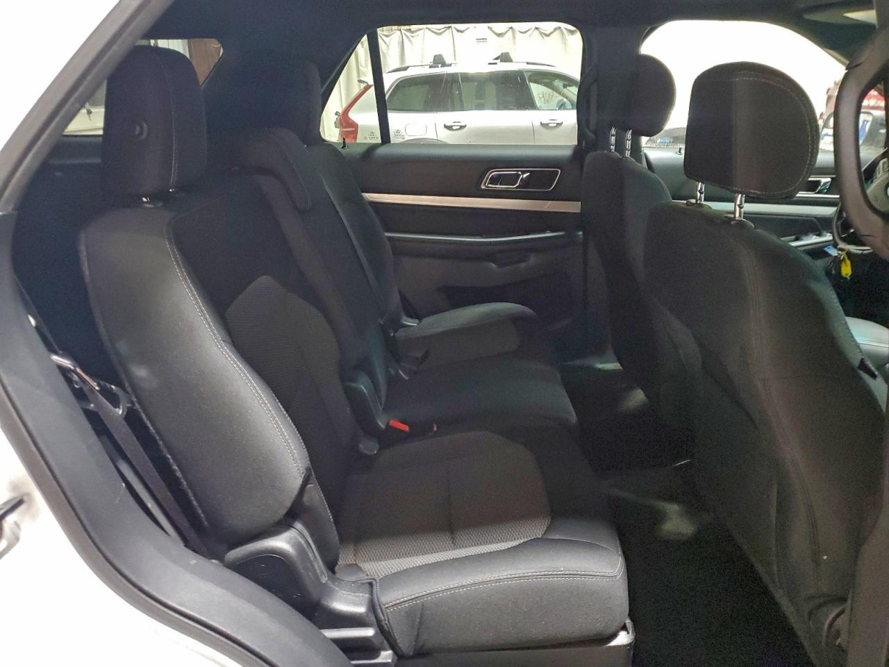 2016 FORD EXPLORER XLT photo 11