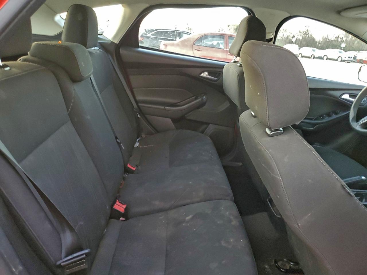 2015 FORD FOCUS SE photo 10