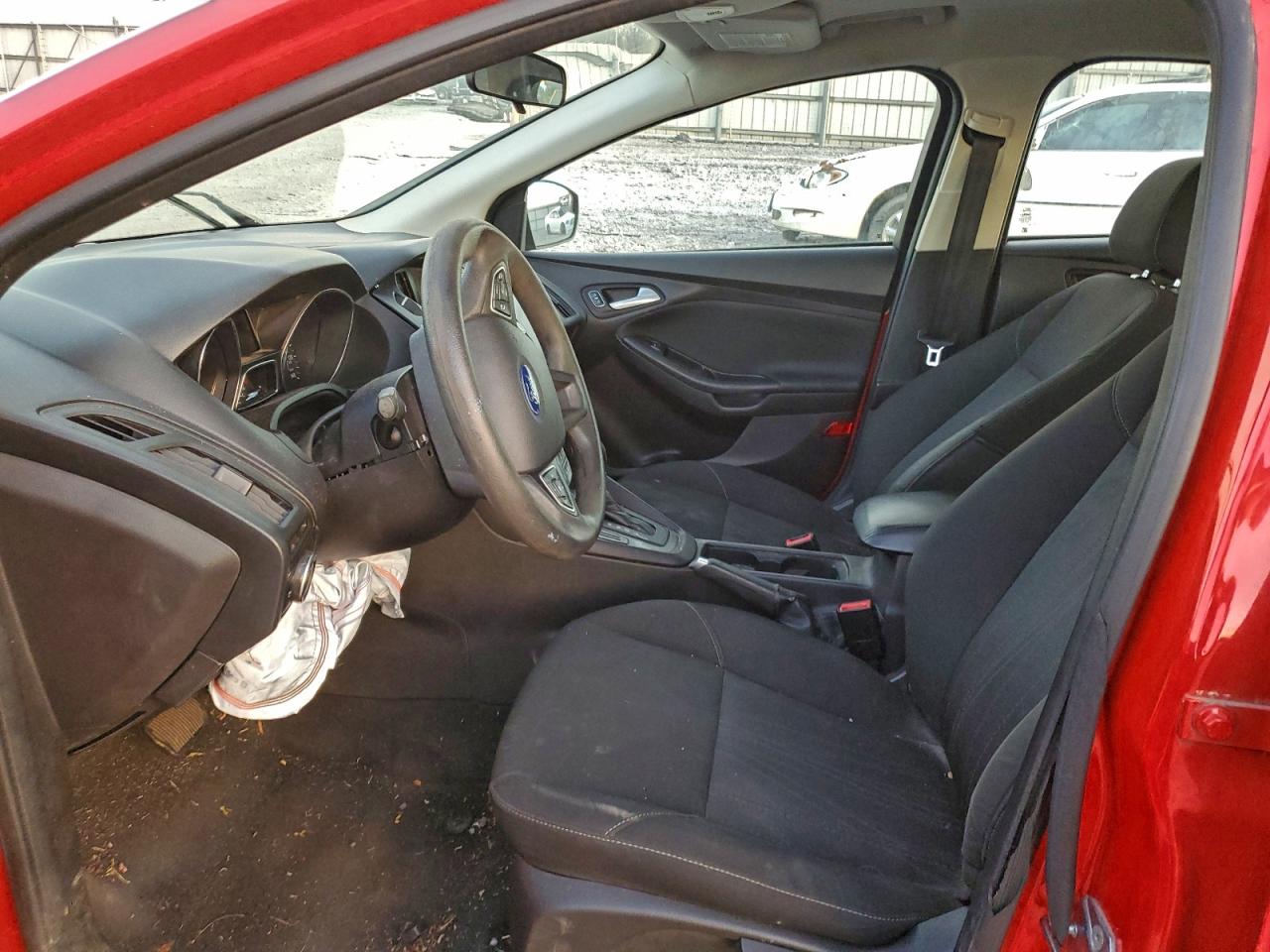 2015 FORD FOCUS SE photo 7