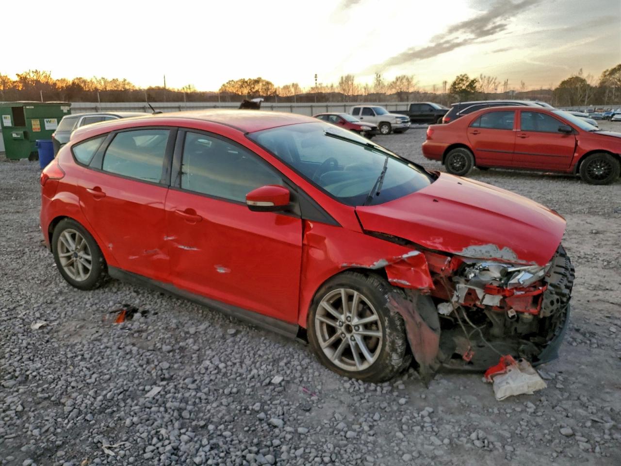 2015 FORD FOCUS SE photo 4