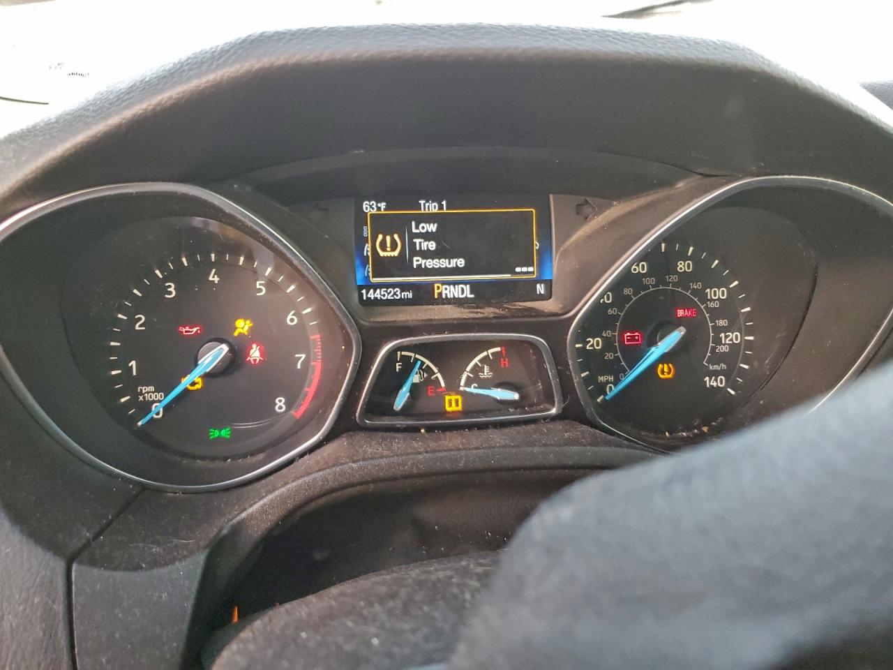 2015 FORD FOCUS SE photo 9