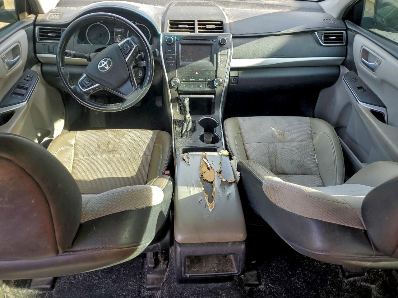 2017 TOYOTA CAMRY LE photo 8